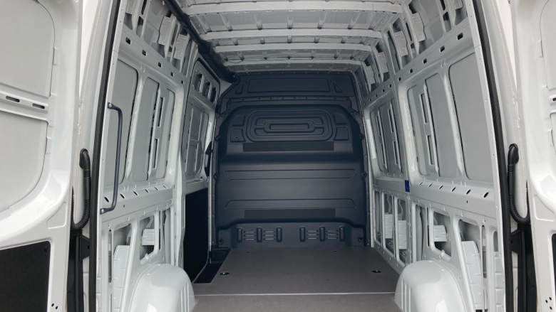 Mercedes-Benz Sprinter E314 L2 Electric Rwd 100kW 81kWh Pro Van Auto